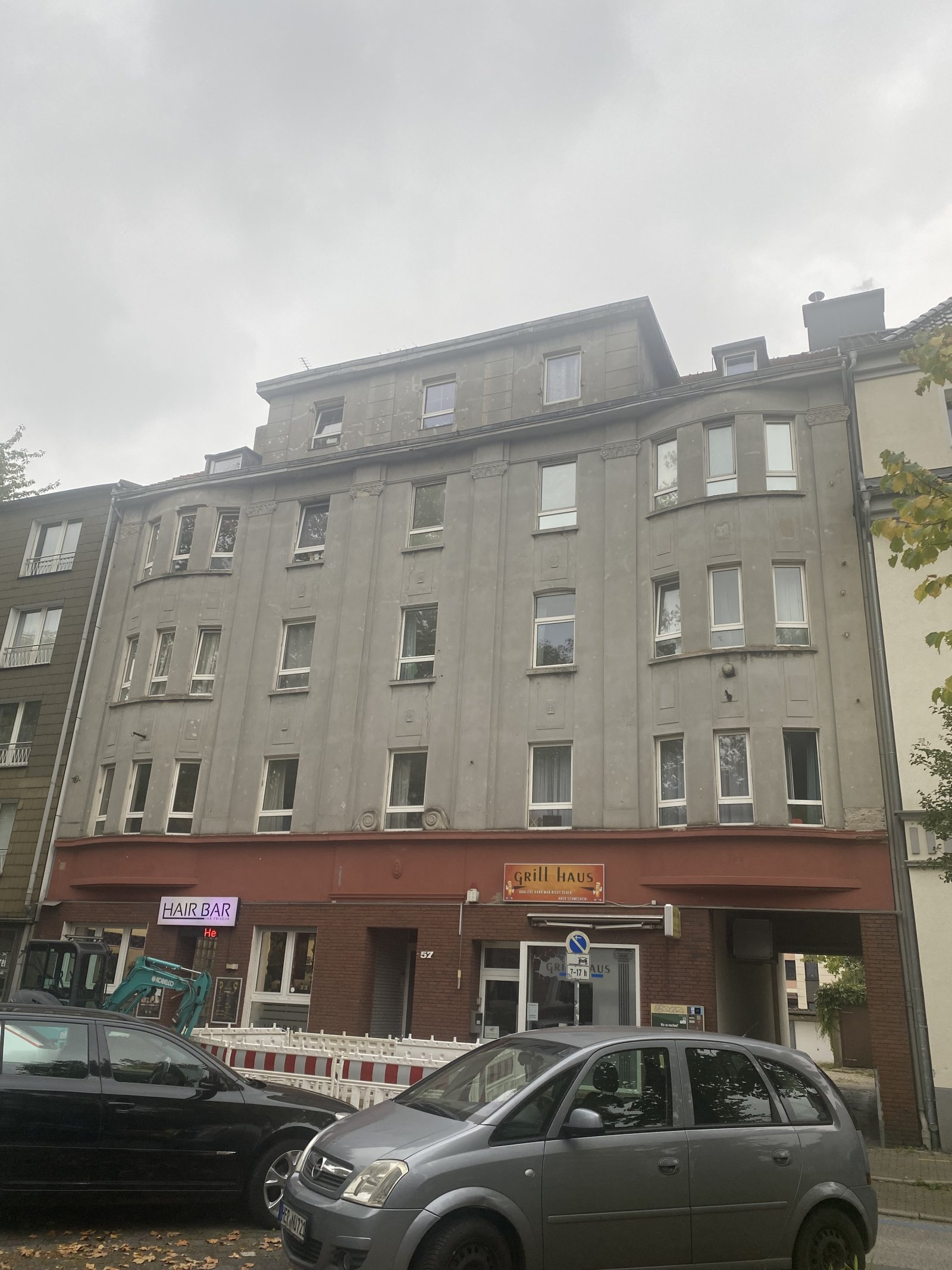 Charmantes Mehrfamilienhaus mit Gewerbe - Ihre Investition in Herne! 