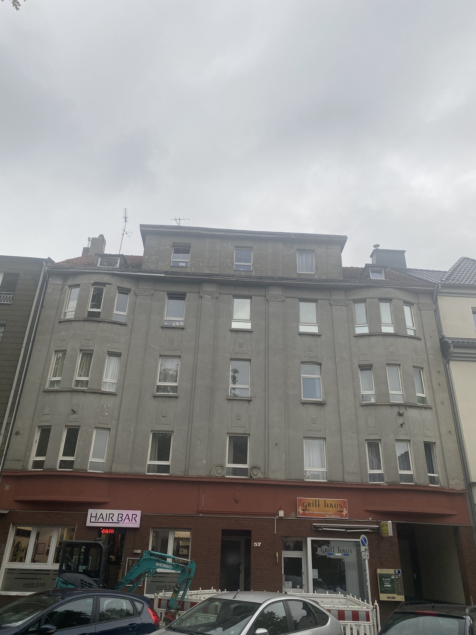 Charmantes Mehrfamilienhaus mit Gewerbe - Ihre Investition in Herne!